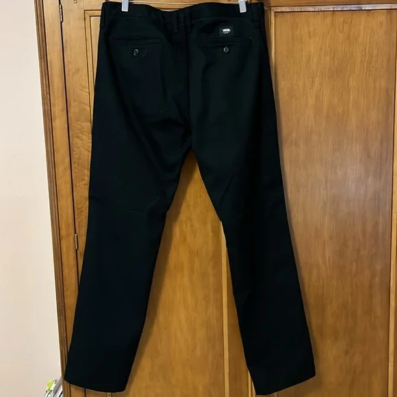 Men’s Pants by VANS. Great condition . Size 36 waist - Picture 4 of 4